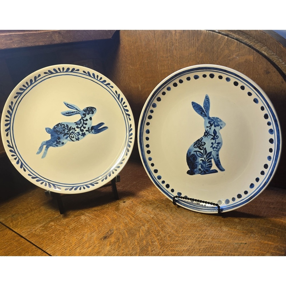 Set‎ of 2 Potter's Studio Rabbit Salad Plate Bunny Hare Easter Blue White 8.5"